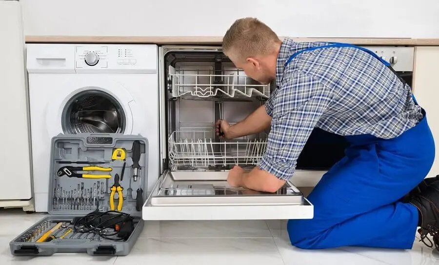 Yığılca Termodinamik servisi teknisyen ekibi beyaz eşya tamiri yaparken
